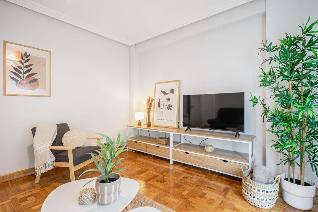 Apartamento Tres Mares Gijon Bagian luar foto