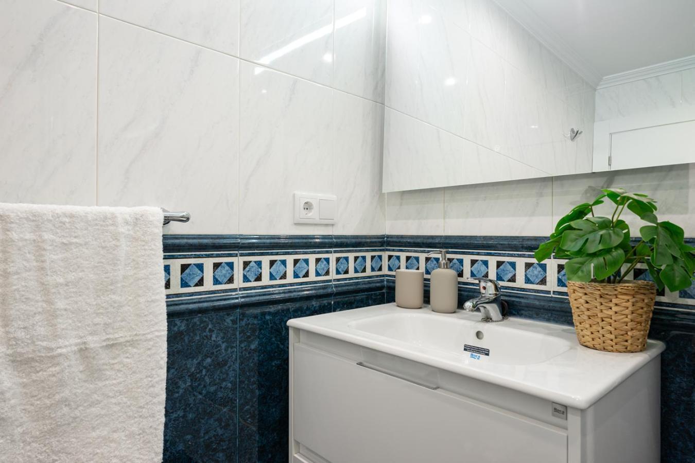 Apartamento Tres Mares Gijon Bagian luar foto
