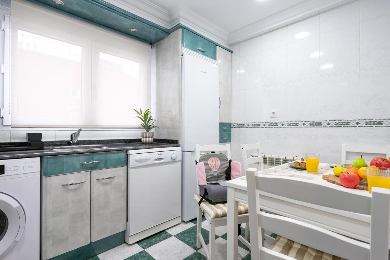 Apartamento Tres Mares Gijon Bagian luar foto