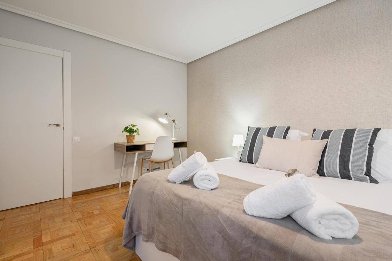 Apartamento Tres Mares Gijon Bagian luar foto